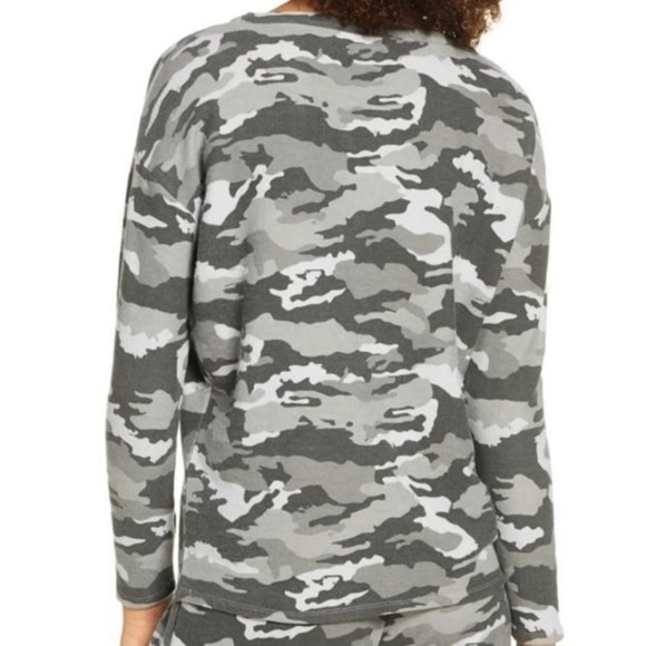 Chaser NWT CAMO Grey Long Sleeve Top Sweatshirt XSmall and Small. - Picture 2 of 9